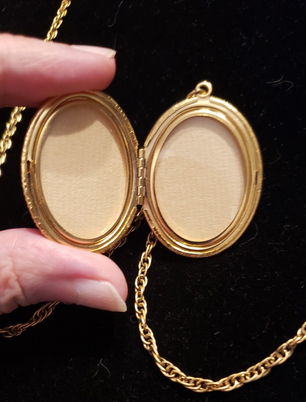 Trifari Antique "Gold Crown" Vintage  Locket In Perfect Condition- Elegance!